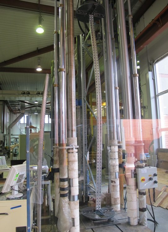 Light steel frame compression test setup